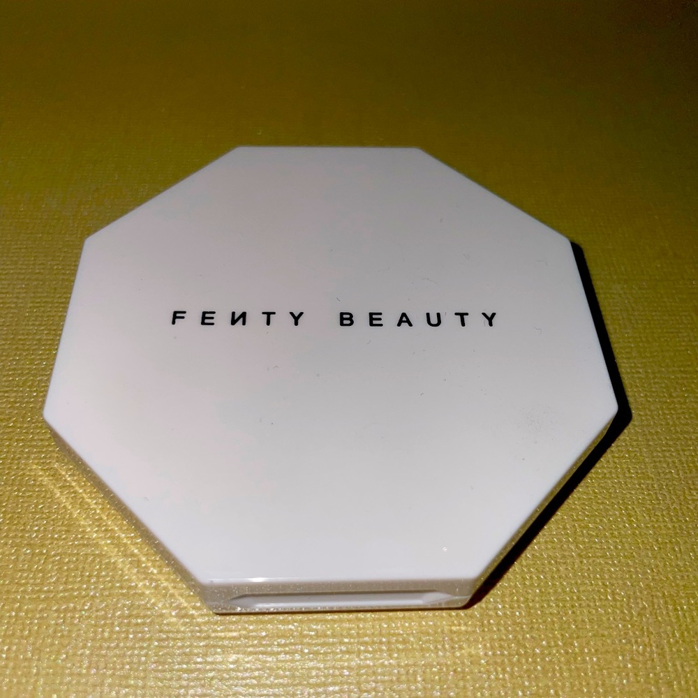 Fenty beauty highlighter